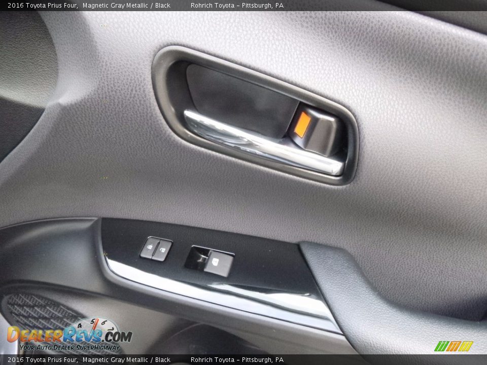 2016 Toyota Prius Four Magnetic Gray Metallic / Black Photo #11