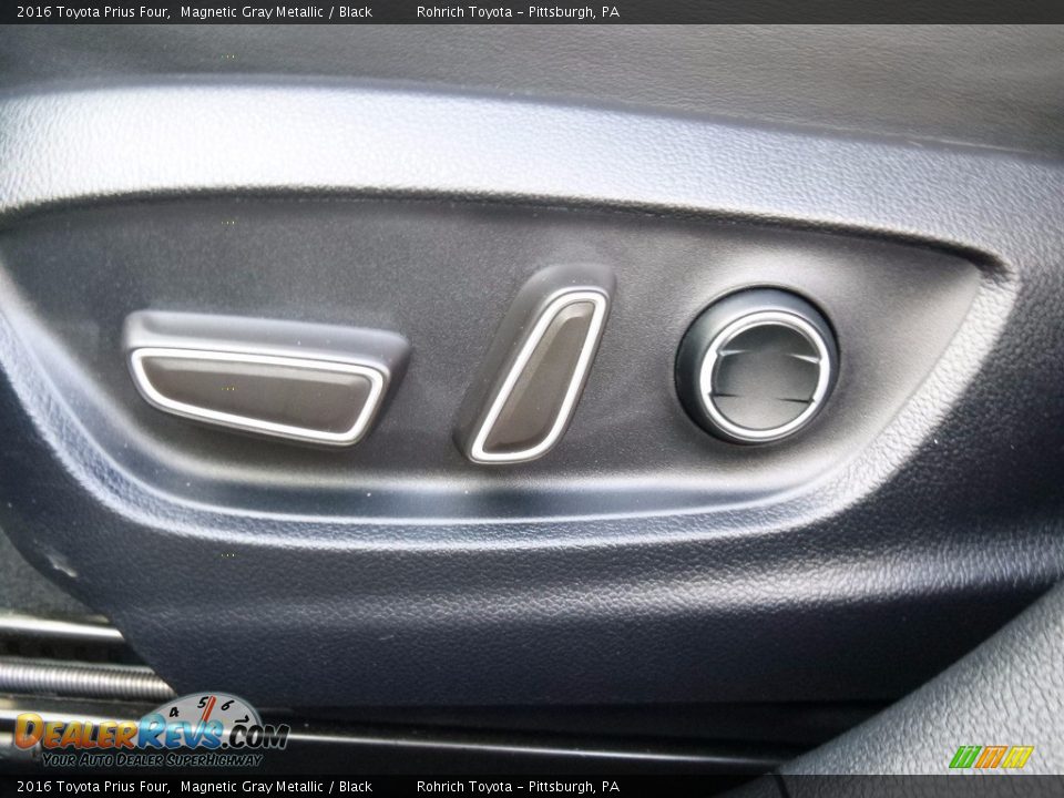 2016 Toyota Prius Four Magnetic Gray Metallic / Black Photo #20