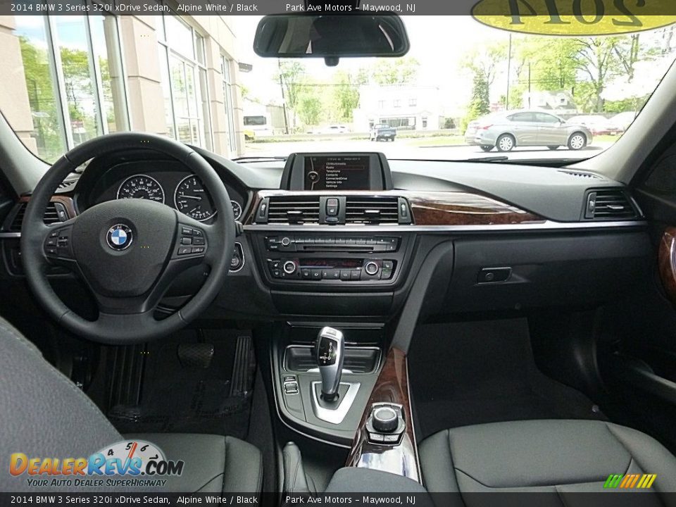 2014 BMW 3 Series 320i xDrive Sedan Alpine White / Black Photo #28
