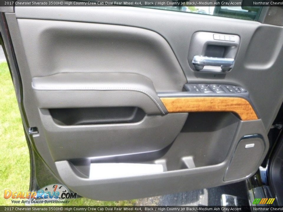 Door Panel of 2017 Chevrolet Silverado 3500HD High Country Crew Cab Dual Rear Wheel 4x4 Photo #14