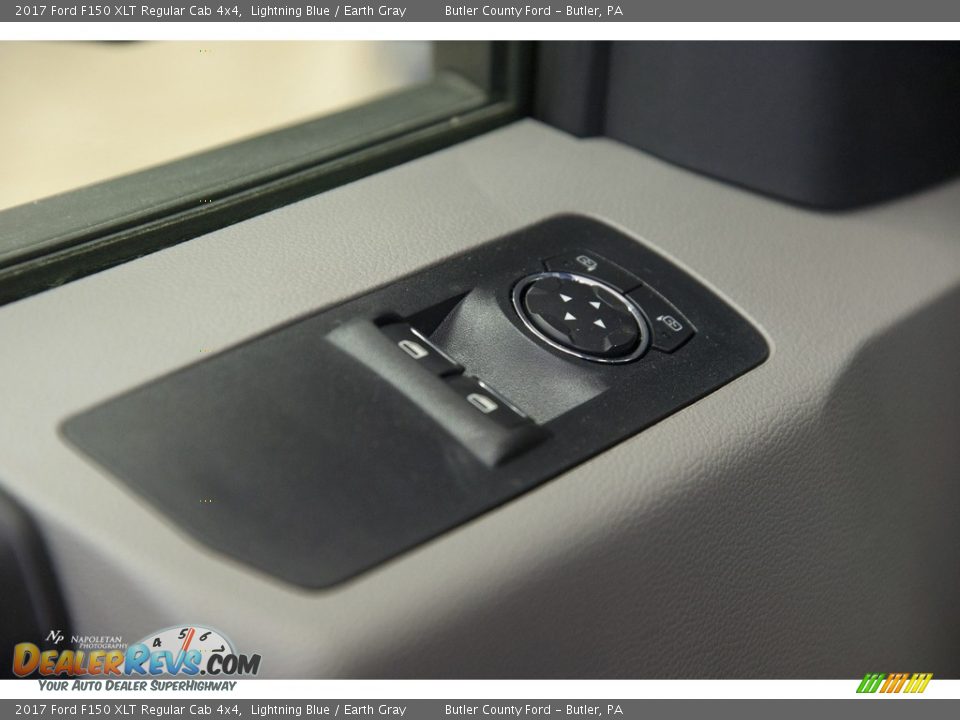 2017 Ford F150 XLT Regular Cab 4x4 Lightning Blue / Earth Gray Photo #5