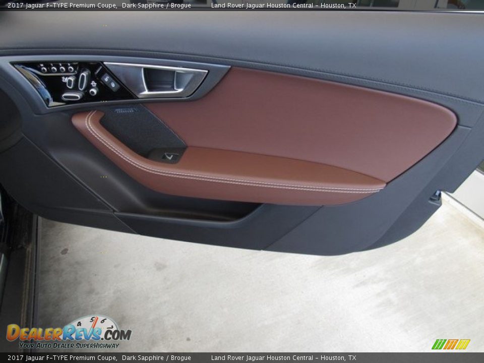 Door Panel of 2017 Jaguar F-TYPE Premium Coupe Photo #15