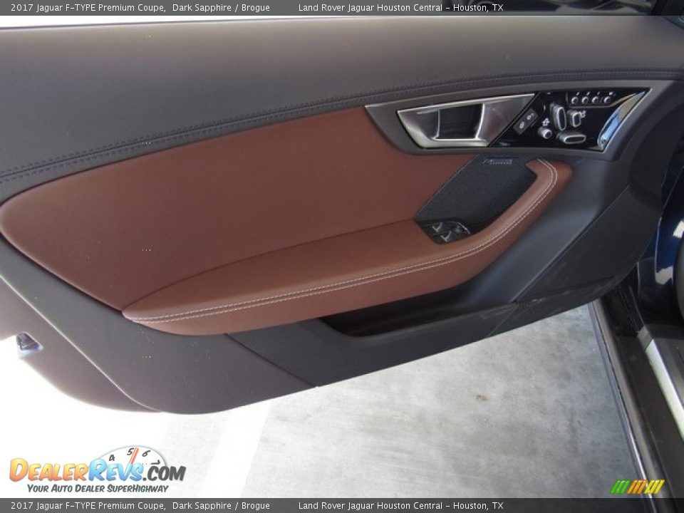 Door Panel of 2017 Jaguar F-TYPE Premium Coupe Photo #17