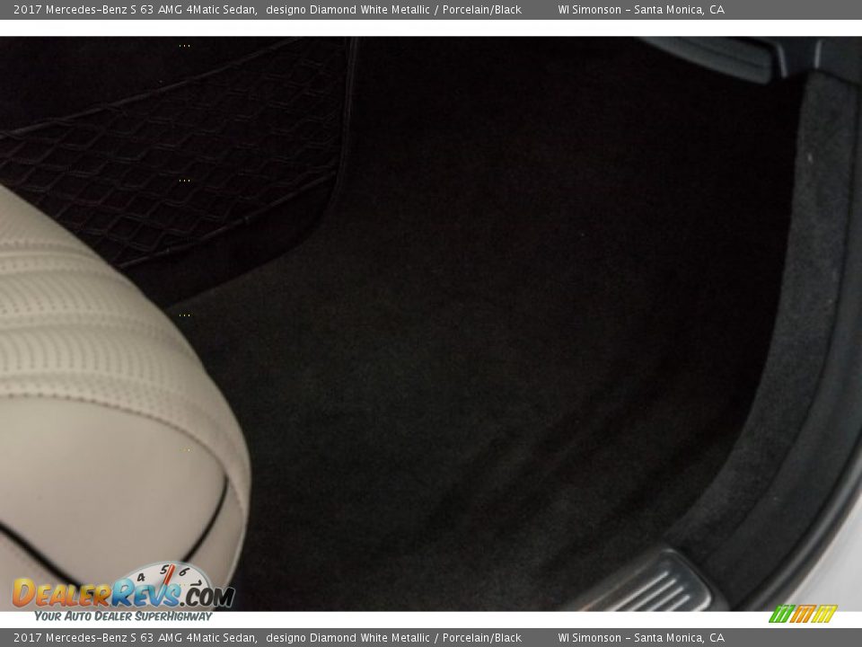 2017 Mercedes-Benz S 63 AMG 4Matic Sedan designo Diamond White Metallic / Porcelain/Black Photo #28