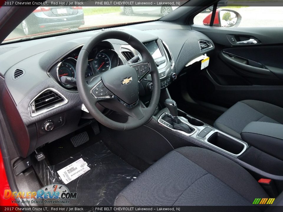 2017 Chevrolet Cruze LT Red Hot / Jet Black Photo #7