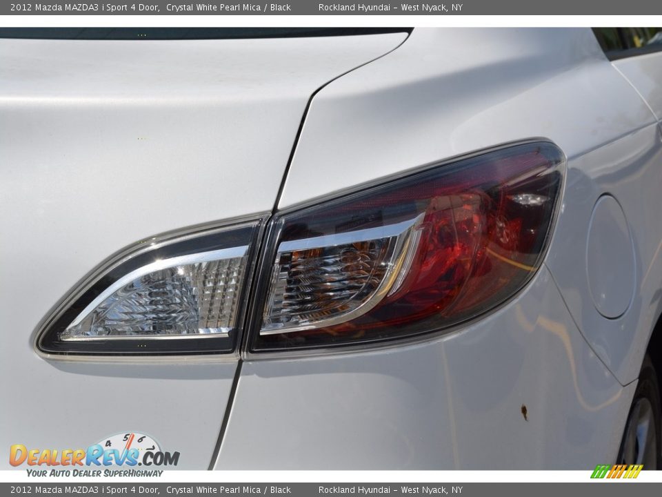 2012 Mazda MAZDA3 i Sport 4 Door Crystal White Pearl Mica / Black Photo #19