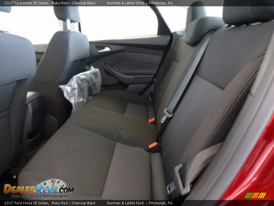 2017 Ford Focus SE Sedan Ruby Red / Charcoal Black Photo #8