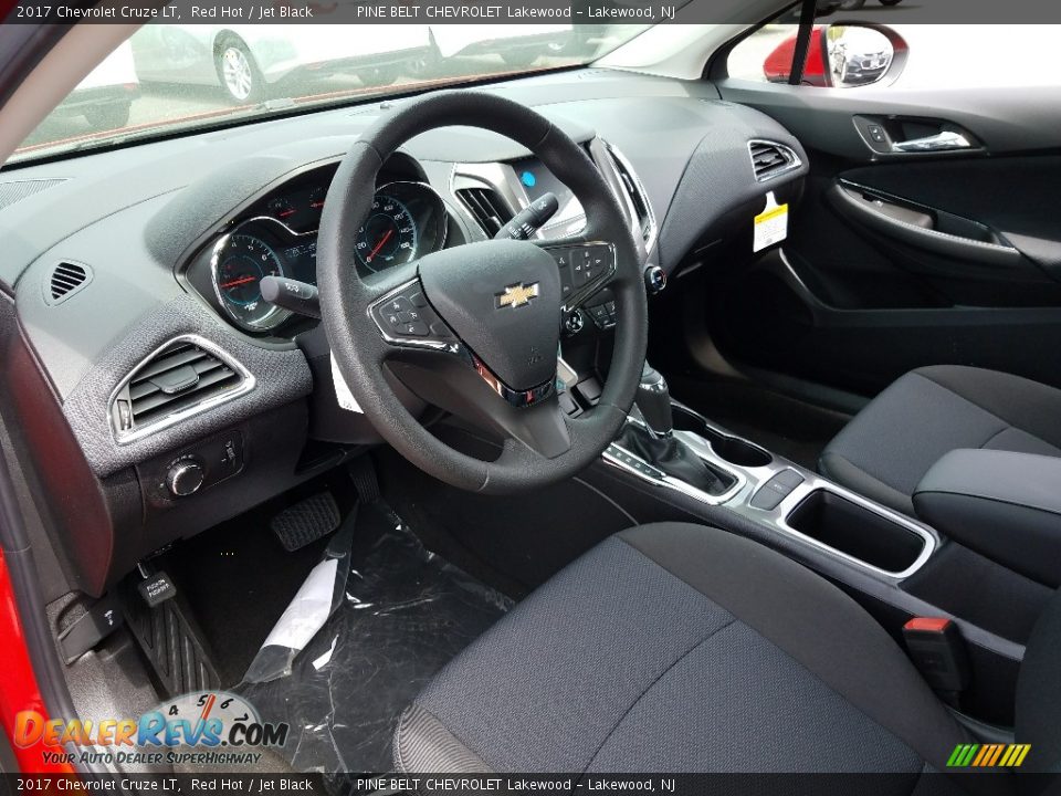2017 Chevrolet Cruze LT Red Hot / Jet Black Photo #7