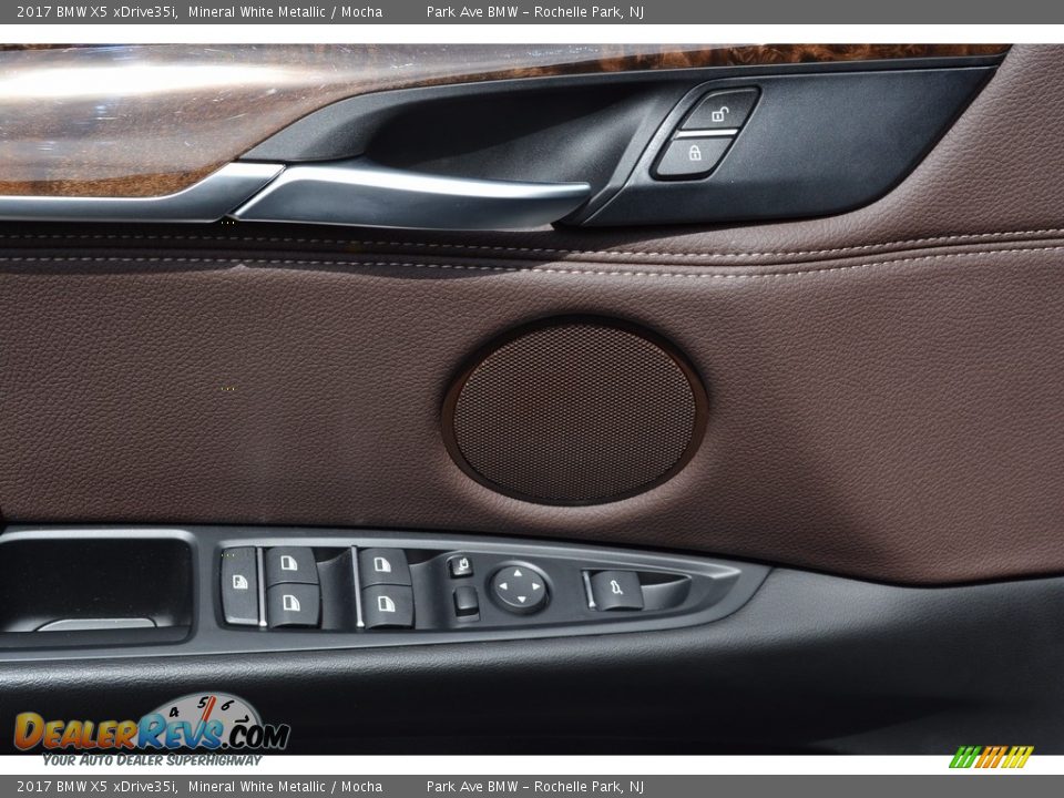 Controls of 2017 BMW X5 xDrive35i Photo #9