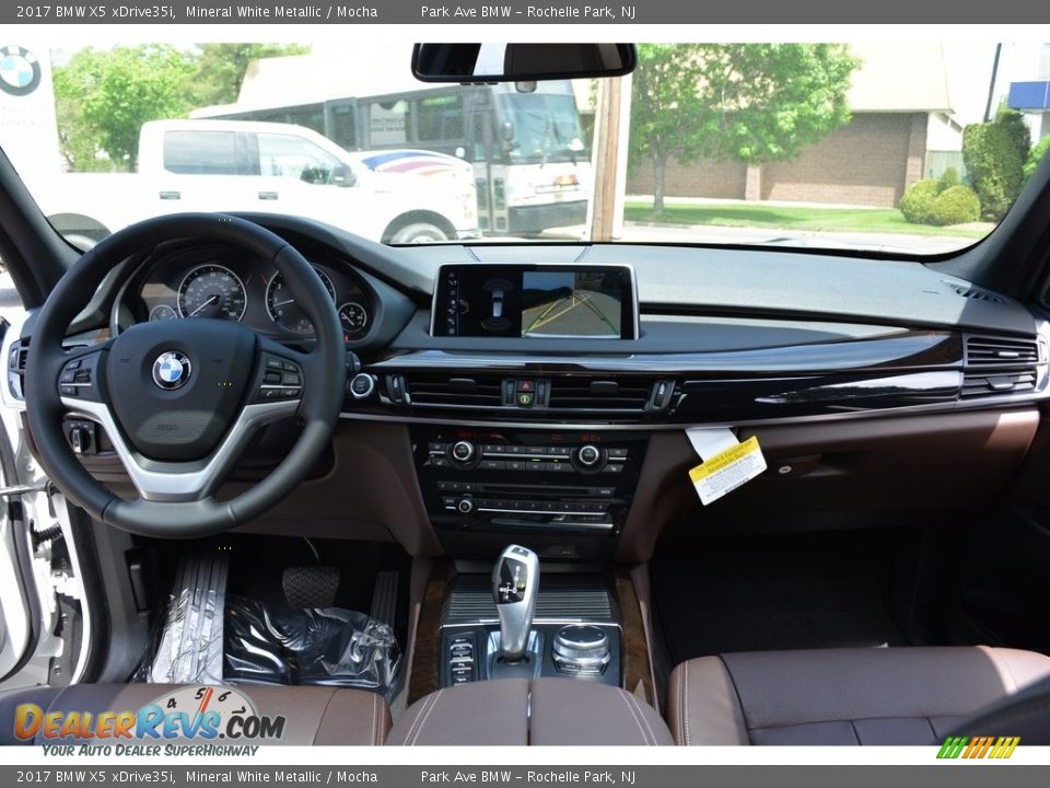 Dashboard of 2017 BMW X5 xDrive35i Photo #15