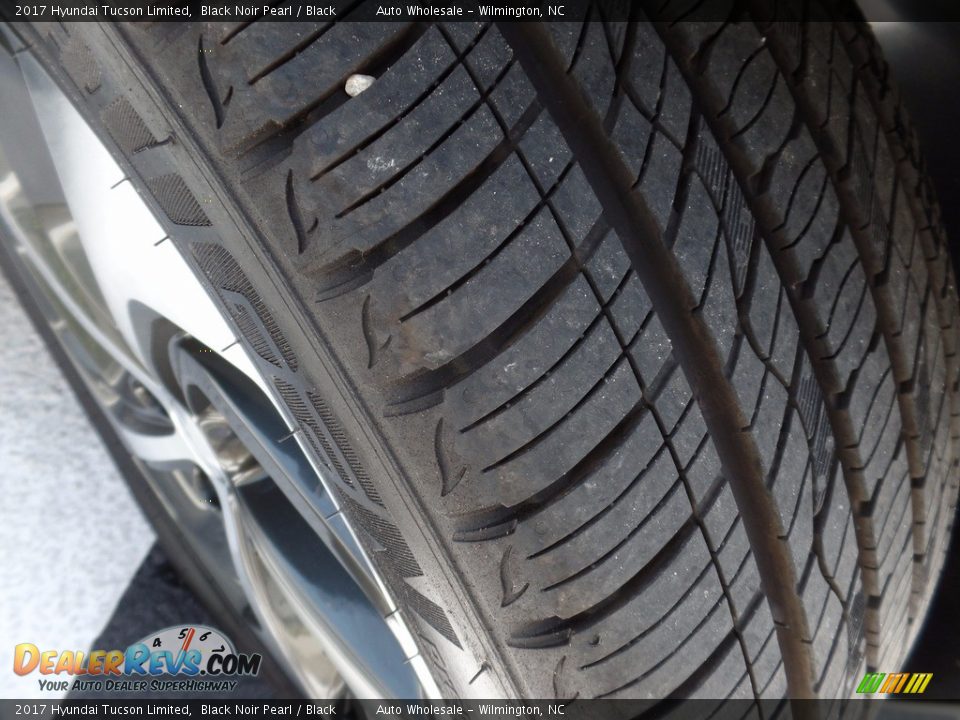 2017 Hyundai Tucson Limited Black Noir Pearl / Black Photo #8