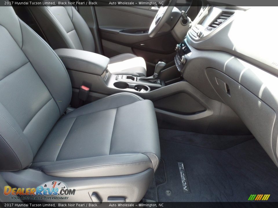 2017 Hyundai Tucson Limited Black Noir Pearl / Black Photo #13