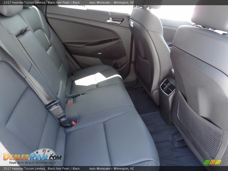 2017 Hyundai Tucson Limited Black Noir Pearl / Black Photo #14
