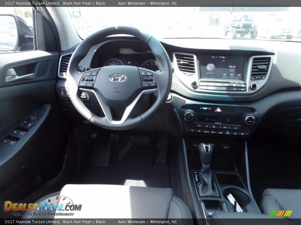 2017 Hyundai Tucson Limited Black Noir Pearl / Black Photo #15
