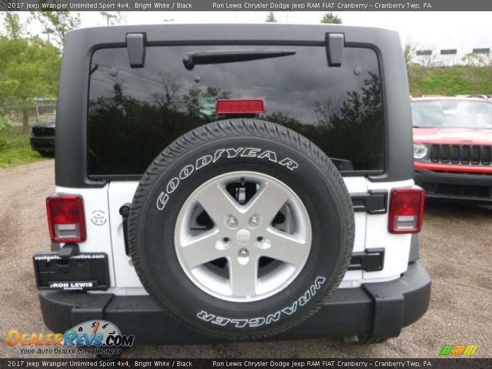 2017 Jeep Wrangler Unlimited Sport 4x4 Bright White / Black Photo #4