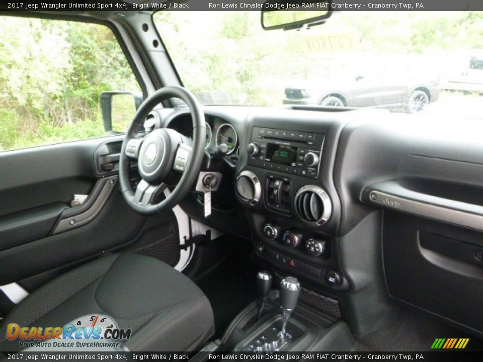 2017 Jeep Wrangler Unlimited Sport 4x4 Bright White / Black Photo #9