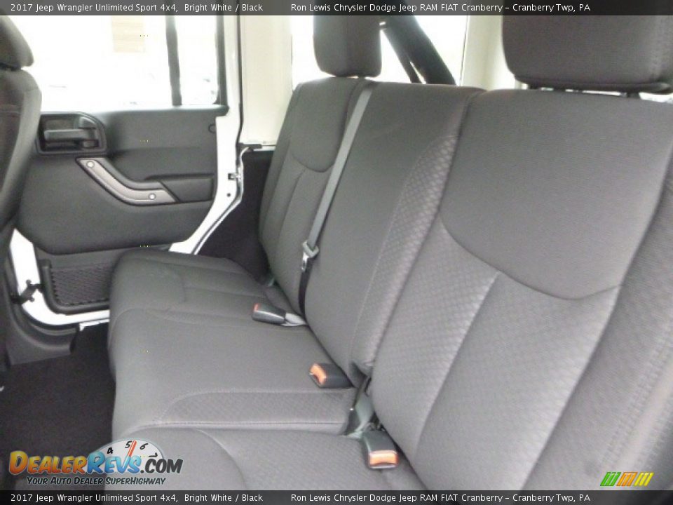 2017 Jeep Wrangler Unlimited Sport 4x4 Bright White / Black Photo #12