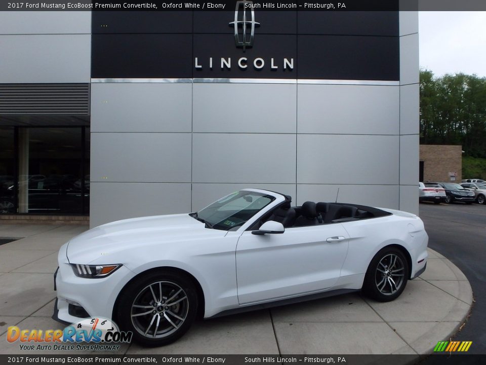 Front 3/4 View of 2017 Ford Mustang EcoBoost Premium Convertible Photo #1