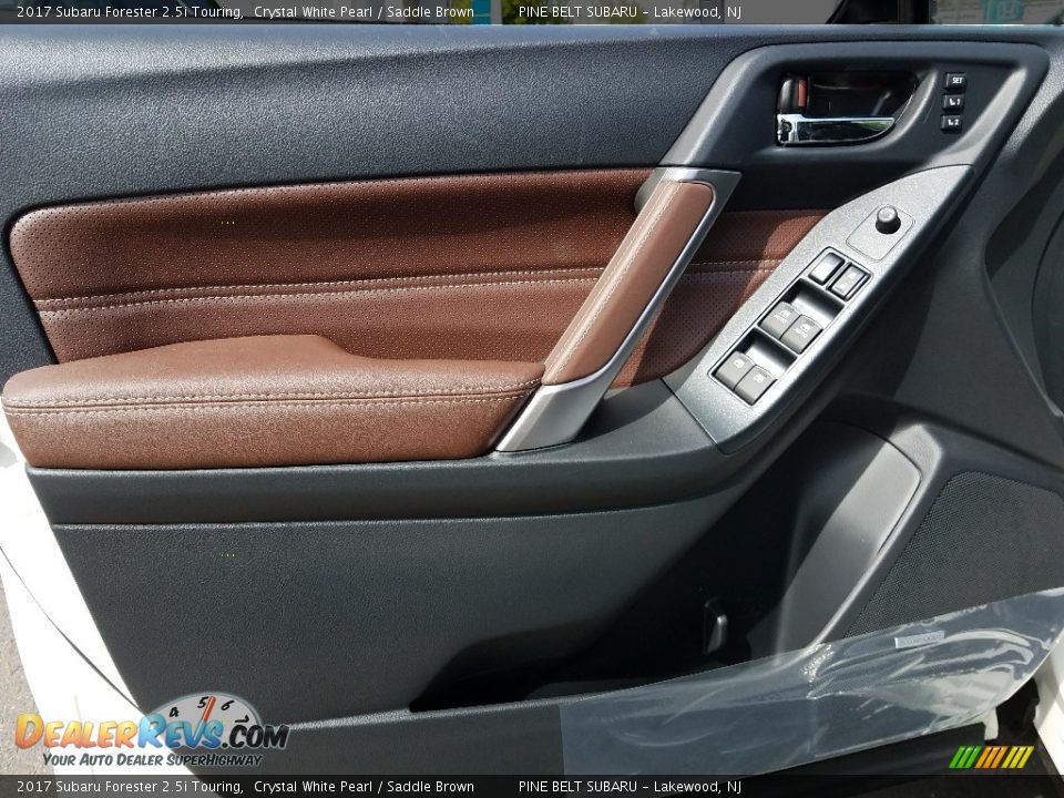 2017 Subaru Forester 2.5i Touring Crystal White Pearl / Saddle Brown Photo #8
