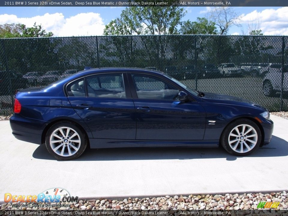 2011 BMW 3 Series 328i xDrive Sedan Deep Sea Blue Metallic / Oyster/Black Dakota Leather Photo #2