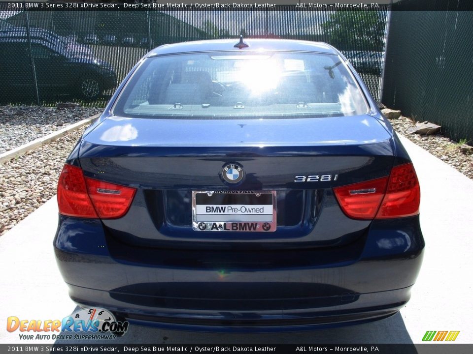 2011 BMW 3 Series 328i xDrive Sedan Deep Sea Blue Metallic / Oyster/Black Dakota Leather Photo #10