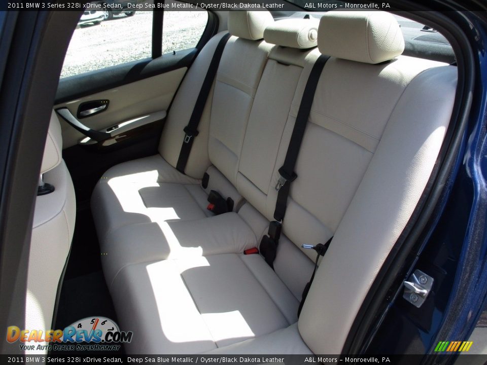 2011 BMW 3 Series 328i xDrive Sedan Deep Sea Blue Metallic / Oyster/Black Dakota Leather Photo #15
