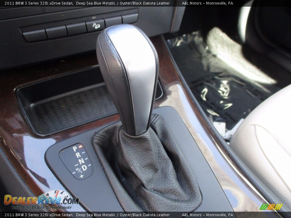 2011 BMW 3 Series 328i xDrive Sedan Deep Sea Blue Metallic / Oyster/Black Dakota Leather Photo #17