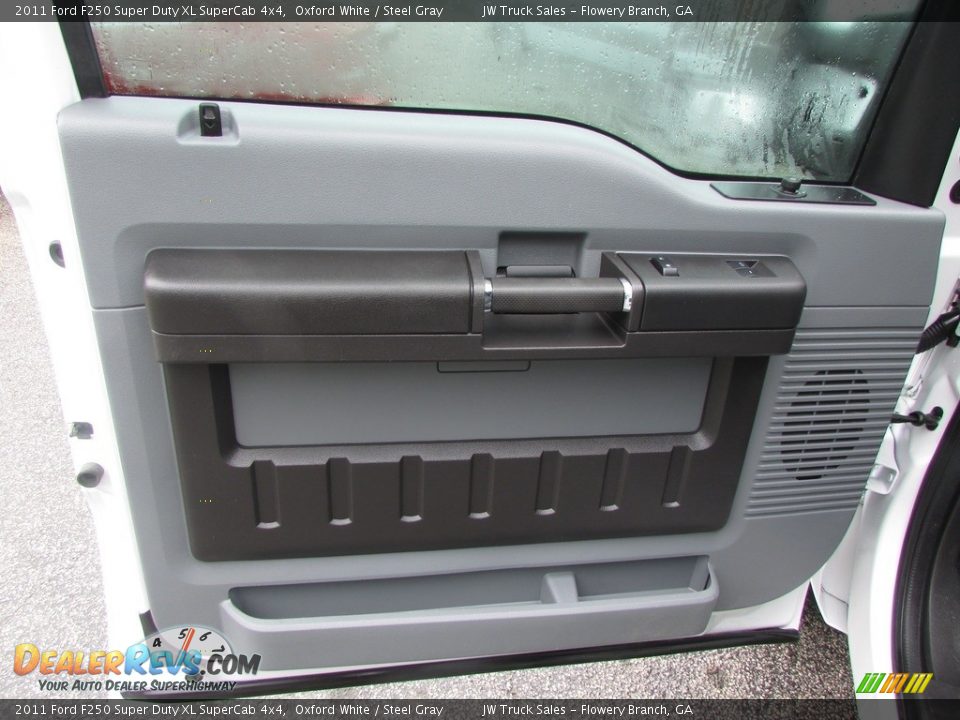 2011 Ford F250 Super Duty XL SuperCab 4x4 Oxford White / Steel Gray Photo #12