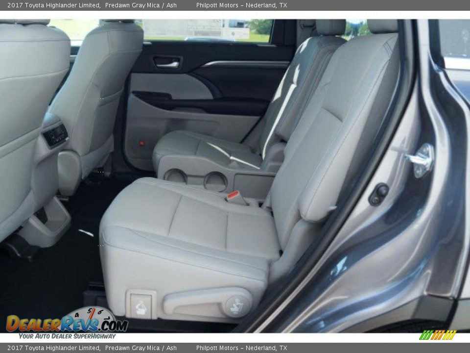 2017 Toyota Highlander Limited Predawn Gray Mica / Ash Photo #8