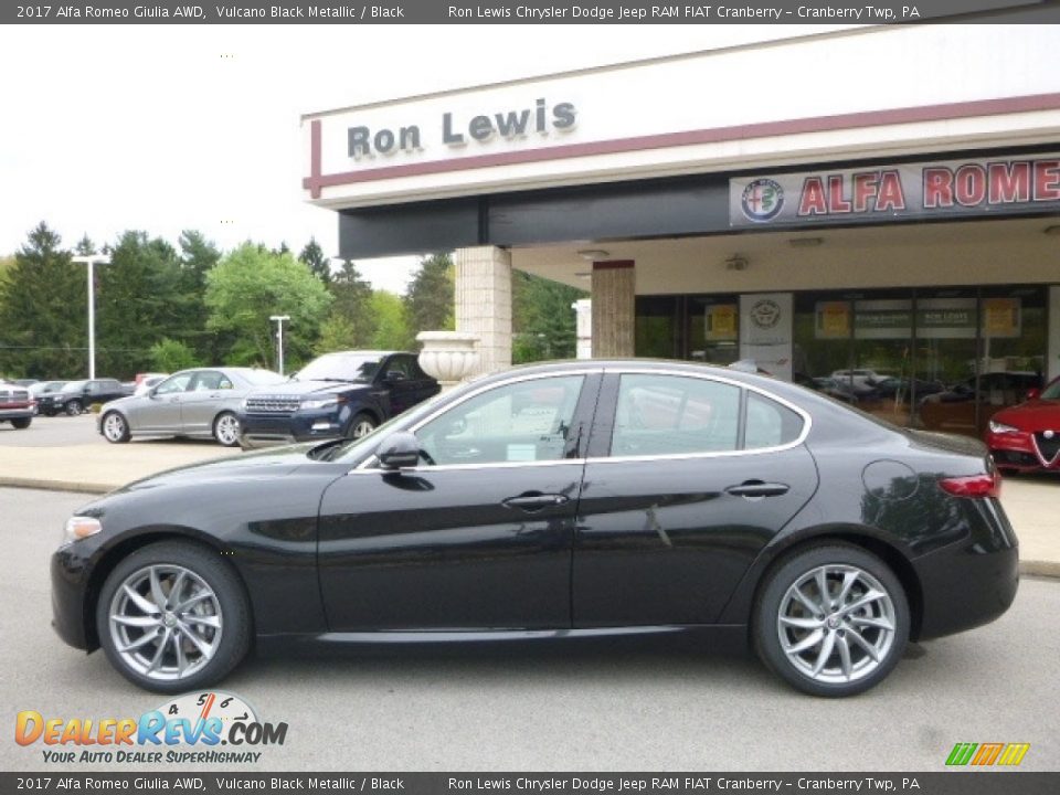 2017 Alfa Romeo Giulia AWD Vulcano Black Metallic / Black Photo #3