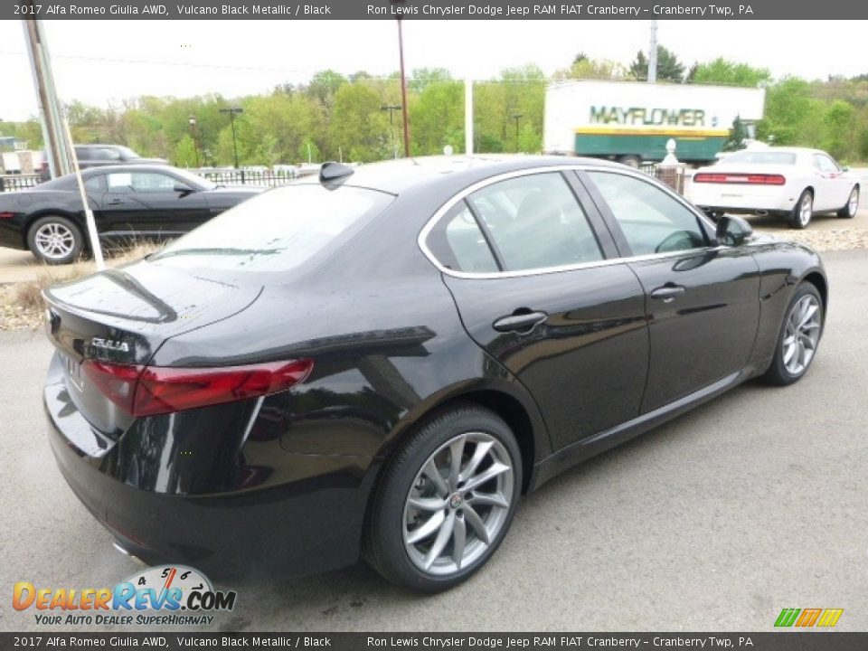 2017 Alfa Romeo Giulia AWD Vulcano Black Metallic / Black Photo #7
