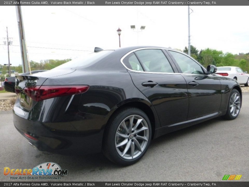 2017 Alfa Romeo Giulia AWD Vulcano Black Metallic / Black Photo #8