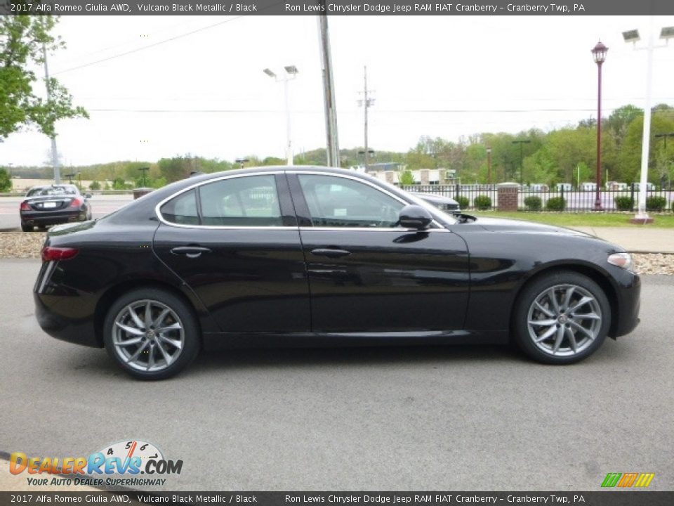 Vulcano Black Metallic 2017 Alfa Romeo Giulia AWD Photo #9