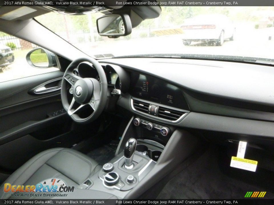 2017 Alfa Romeo Giulia AWD Vulcano Black Metallic / Black Photo #16