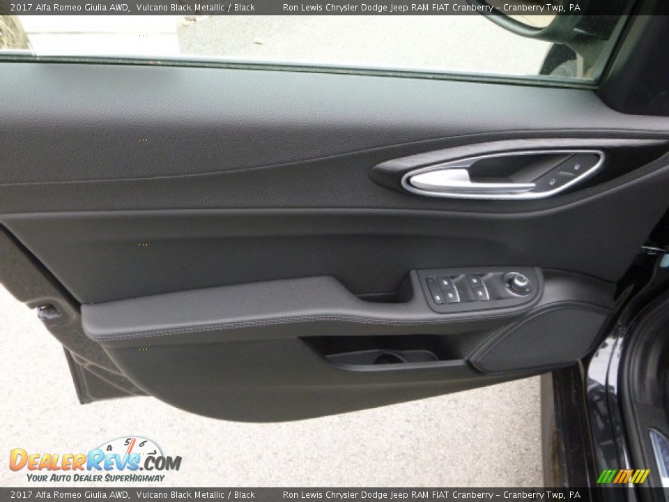 2017 Alfa Romeo Giulia AWD Vulcano Black Metallic / Black Photo #23
