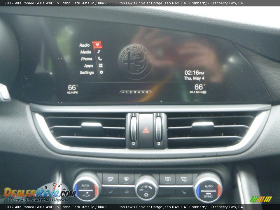 2017 Alfa Romeo Giulia AWD Vulcano Black Metallic / Black Photo #27
