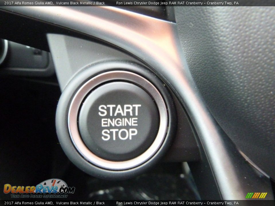 2017 Alfa Romeo Giulia AWD Vulcano Black Metallic / Black Photo #32