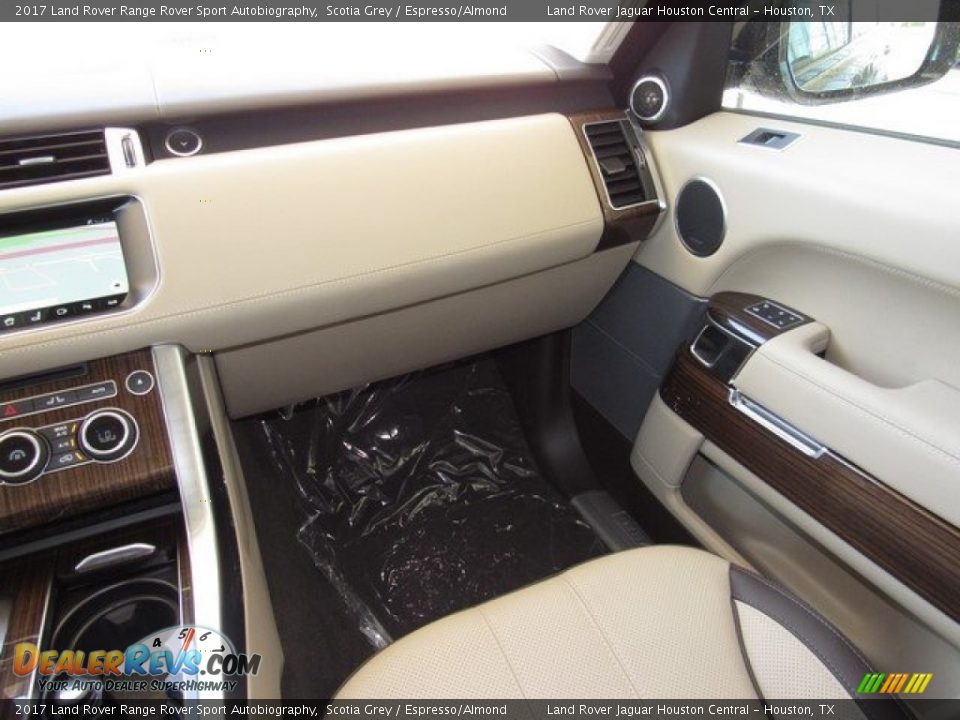 Dashboard of 2017 Land Rover Range Rover Sport Autobiography Photo #14