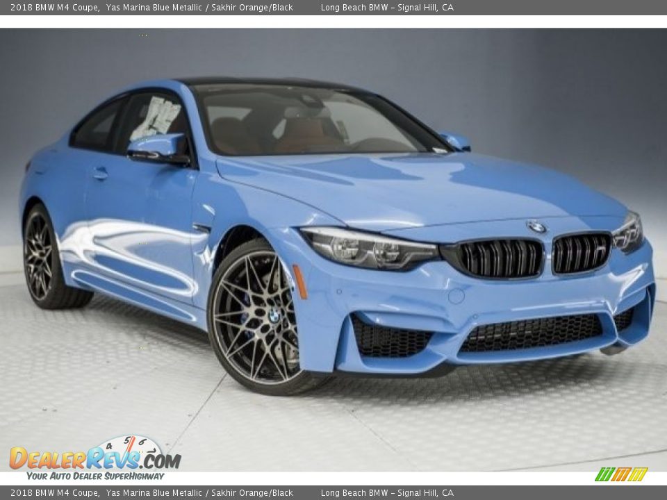 Front 3/4 View of 2018 BMW M4 Coupe Photo #11