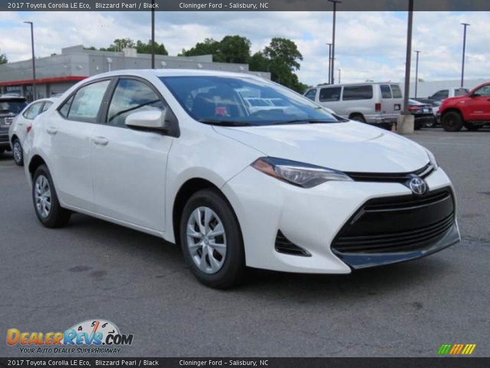 Front 3/4 View of 2017 Toyota Corolla LE Eco Photo #1