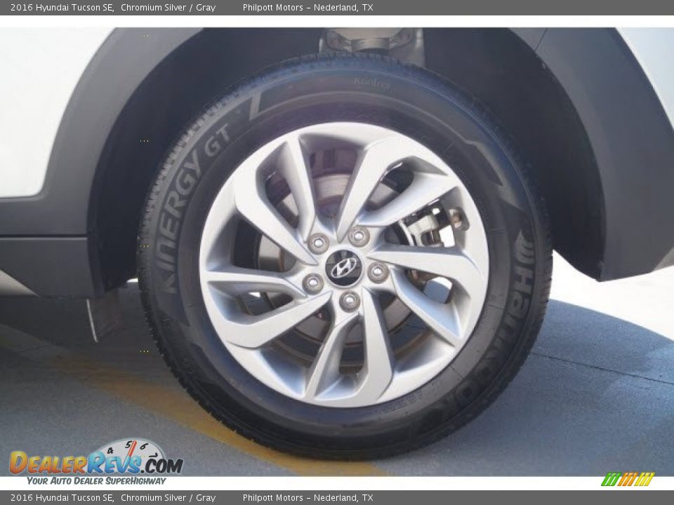 2016 Hyundai Tucson SE Chromium Silver / Gray Photo #15