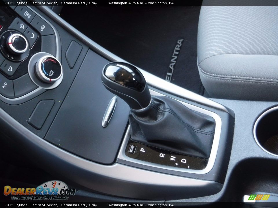 2015 Hyundai Elantra SE Sedan Geranium Red / Gray Photo #15