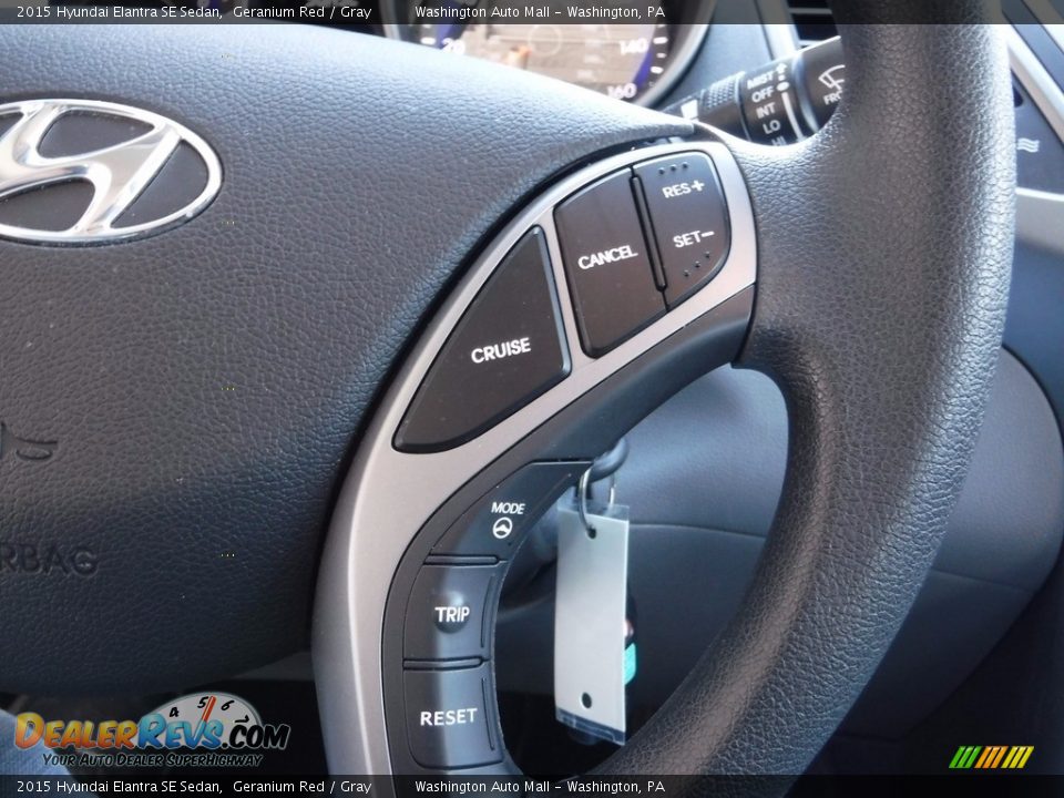2015 Hyundai Elantra SE Sedan Geranium Red / Gray Photo #16