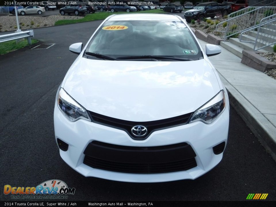 2014 Toyota Corolla LE Super White / Ash Photo #4