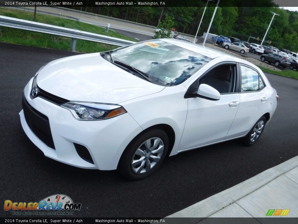 2014 Toyota Corolla LE Super White / Ash Photo #5