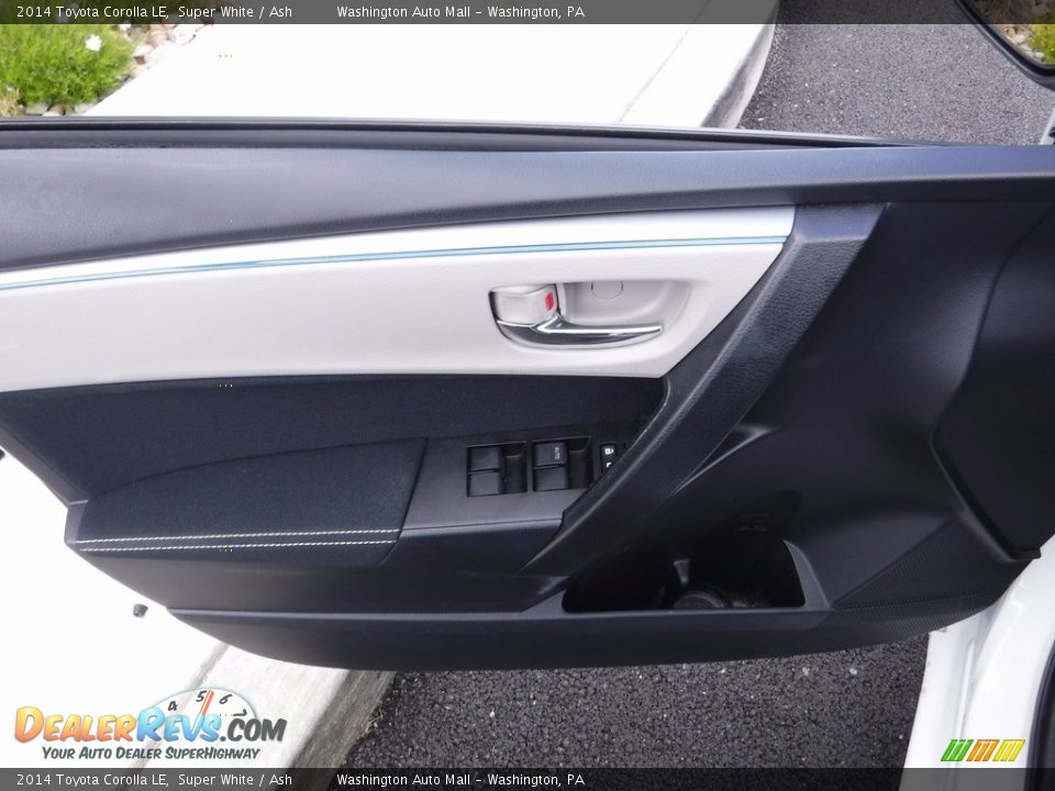 2014 Toyota Corolla LE Super White / Ash Photo #10