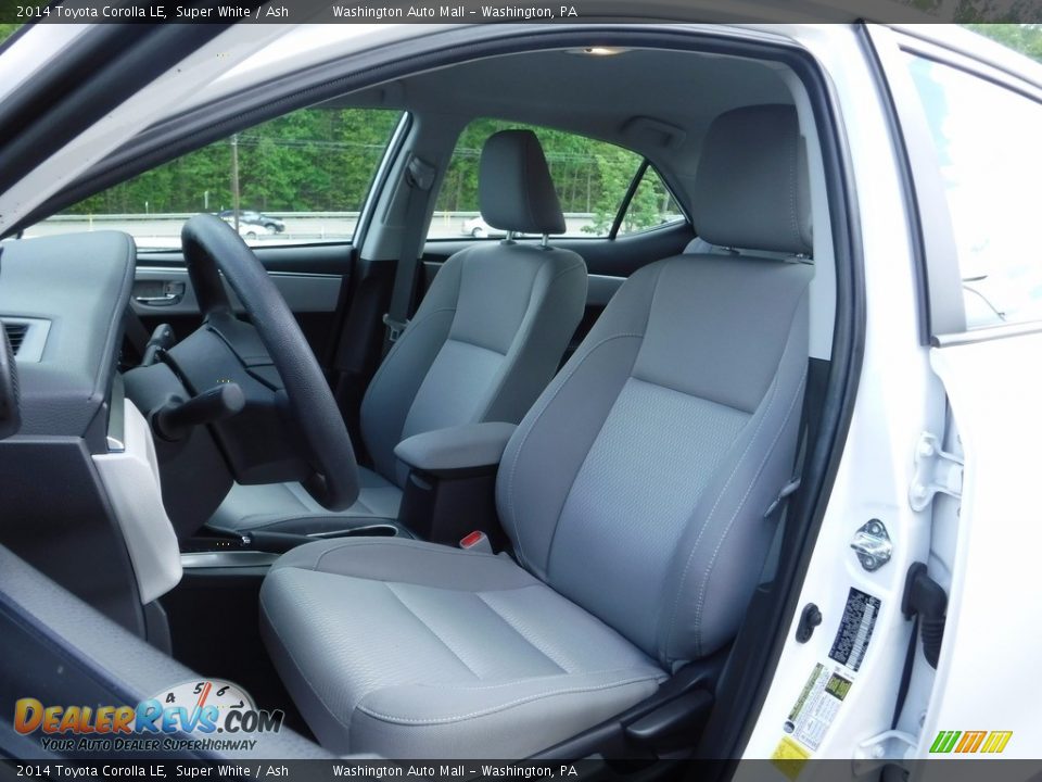 2014 Toyota Corolla LE Super White / Ash Photo #12