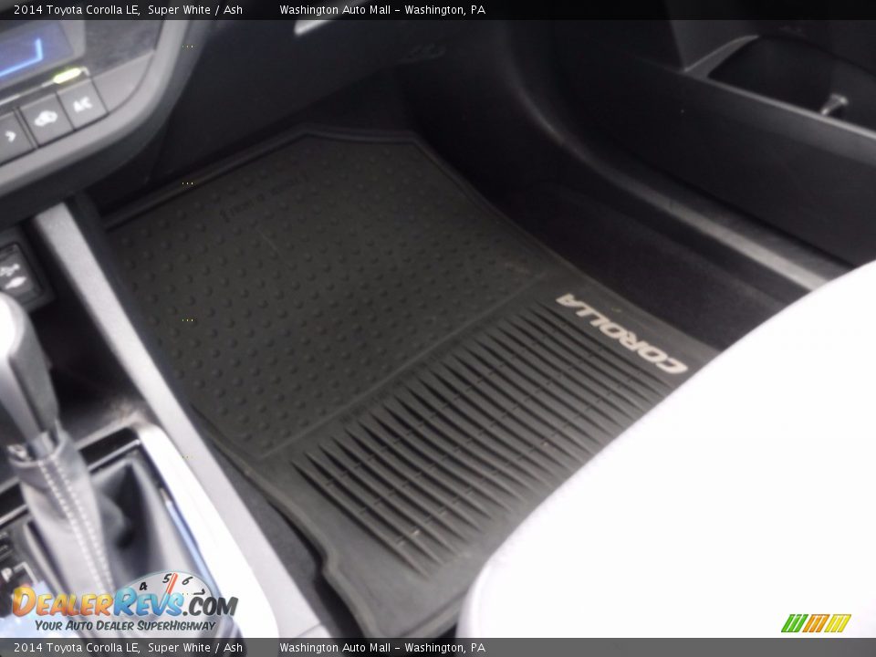 2014 Toyota Corolla LE Super White / Ash Photo #16