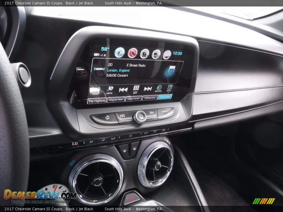 Controls of 2017 Chevrolet Camaro SS Coupe Photo #25