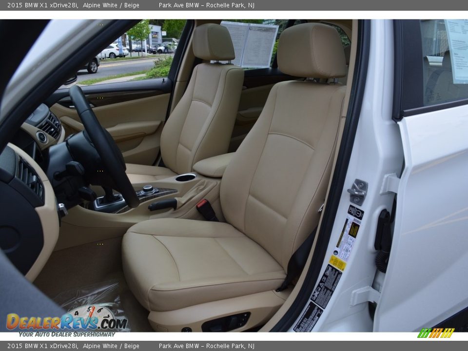 2015 BMW X1 xDrive28i Alpine White / Beige Photo #13